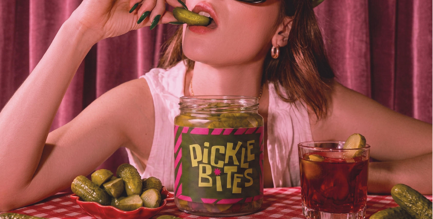 comiendo pickles